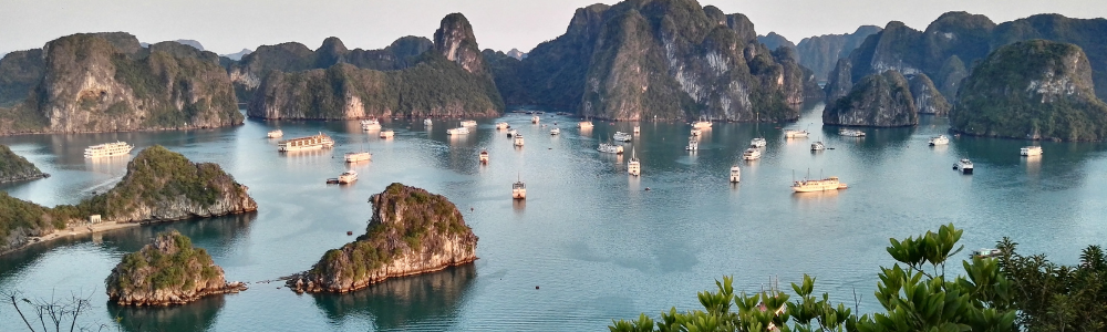 Vietnam bay