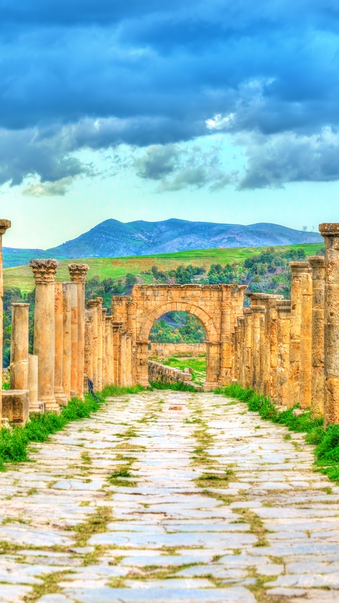 Pictures-for-the-new-country-guides.png