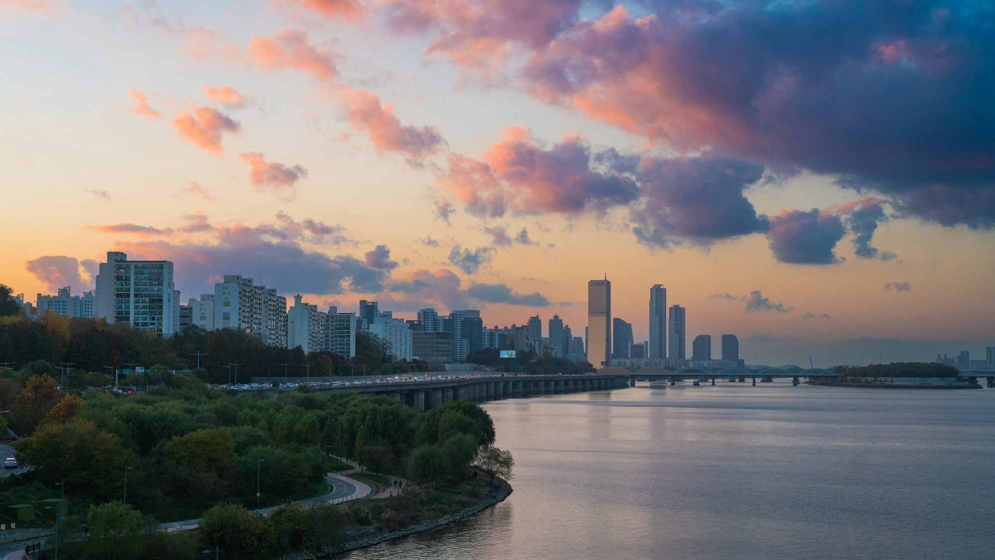 Seoul skyline and the Han River at sunset