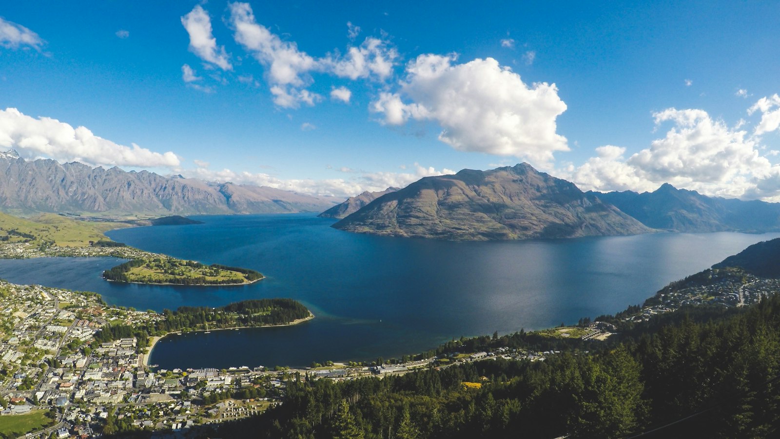Queenstown waterfront in New Zealand, open to UK citizens aged 18 to 35 on a working holiday visa